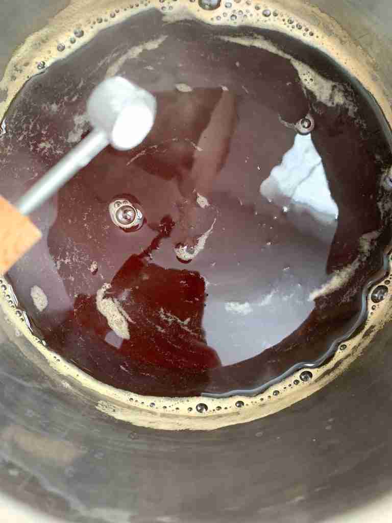 baking soda being added into tea