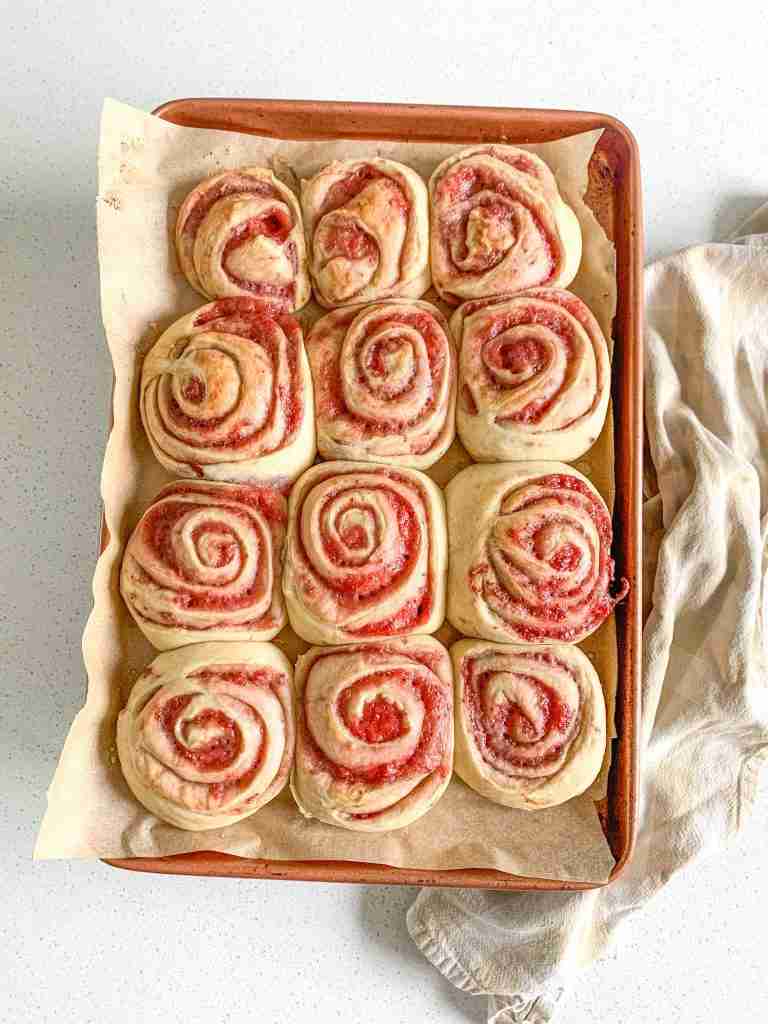 sheet pan with rolls on it