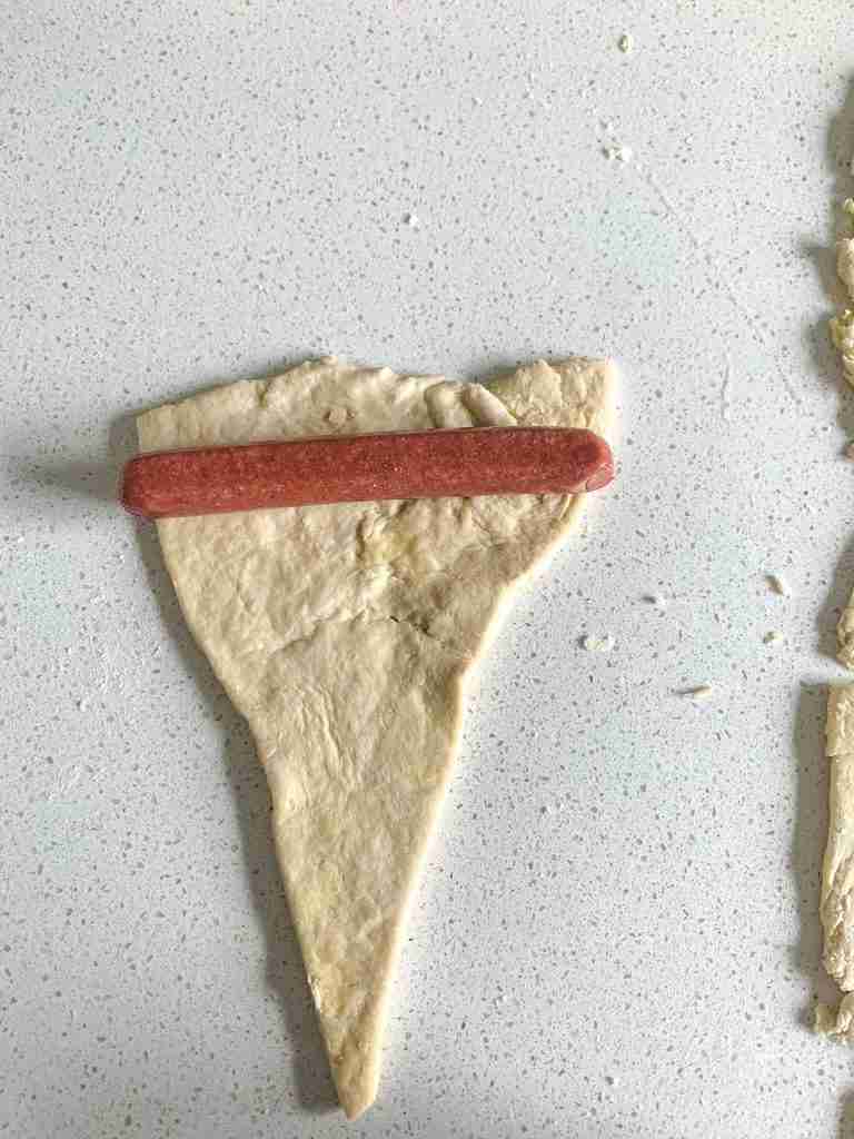 how to make sourdough pigs in a blanket