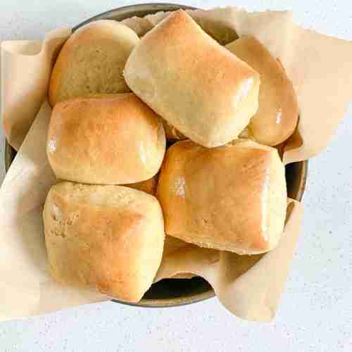freshly made sourdough texas roadhouse rolls