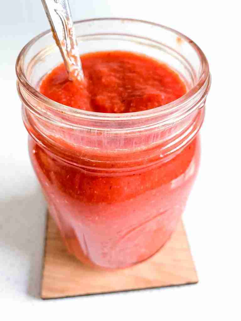 freshly made marinara dipping sauce