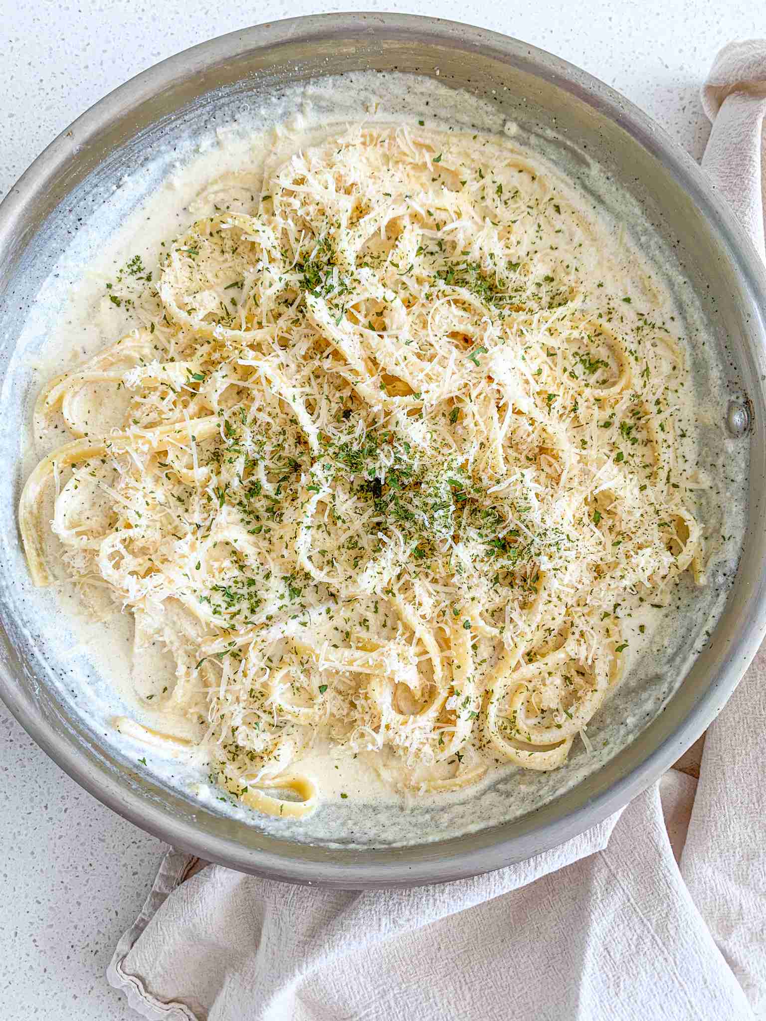 freshly cooked better than olive garden alfredo sauce