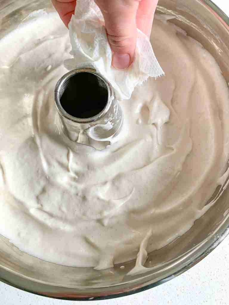 cleaning angel food cake pan off