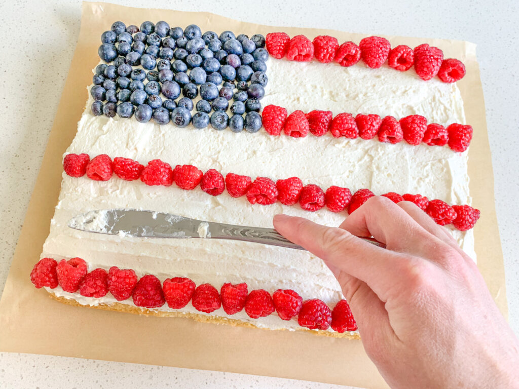 making white stripes design for flag cake
